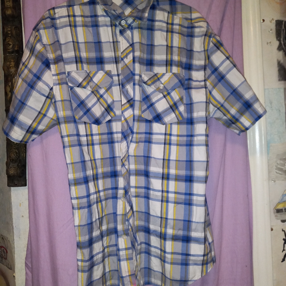 True one xlarge button down short sleeve collar dress shirt